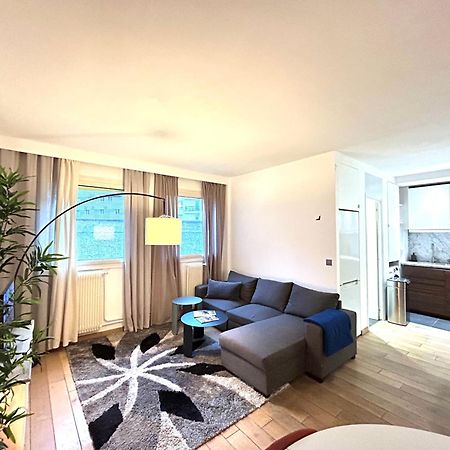 Big Apartment Eiffel Tower View ปารีส ภายนอก รูปภาพ