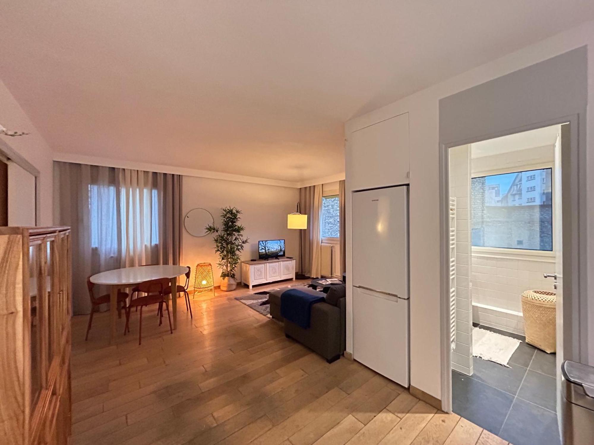 Big Apartment Eiffel Tower View ปารีส ภายนอก รูปภาพ